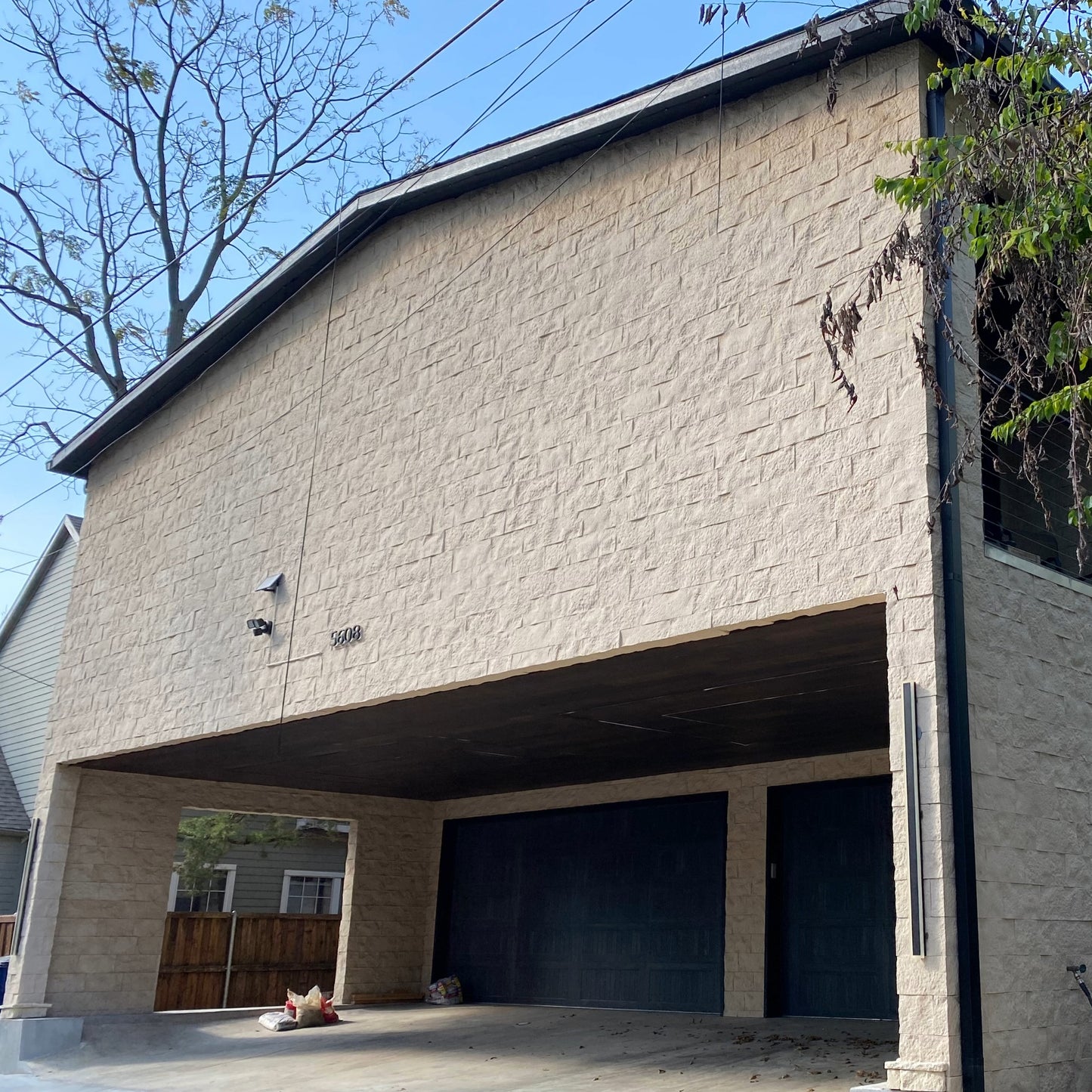 Evolve Stone Monument Gate Stone Veneer (20.25 sq. ft. per box)